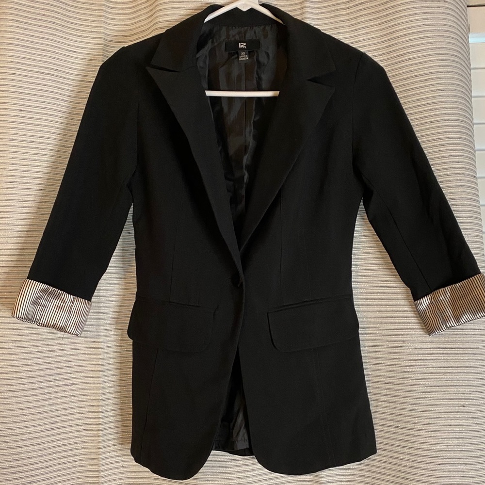 BLACK BLAZER iZ BYER